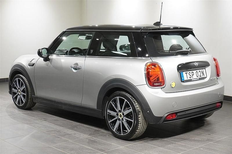 Begagnad Mini Cooper 22 kW (30 HK) 2022 Silver Halvkombi