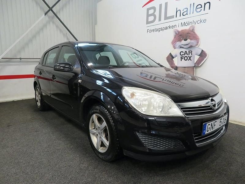 Svart Begagnad 2007 Opel Astra Halvkombi | 49 000 kr (Marknadspris) - Bild 1/4
