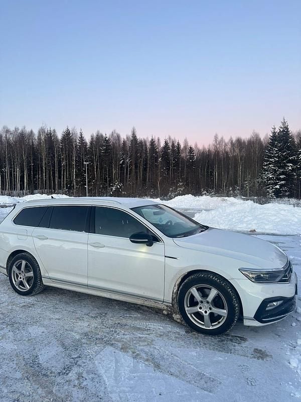 Begagnad 2020 VW Passat Kombi | 215 000 kr (Marknadspris) - Bild 1/4