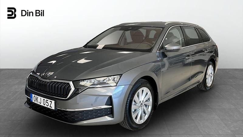 Grå Ny 2025 Skoda Octavia Selection Kombi | 373 500 kr (Marknadspris) - Bild 1/4