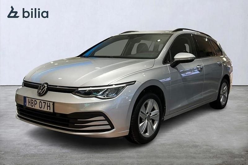 Silver Begagnad 2021 VW Golf VIII Kombi | 239 900 kr (Marknadspris) - Bild 1/4
