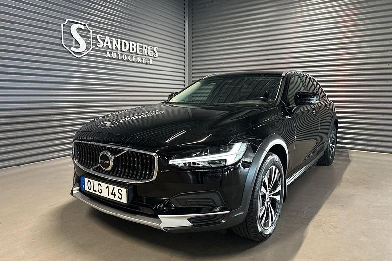 Svart Begagnad 2021 Volvo V90 CC Kombi | 374 500 kr (Marknadspris) - Bild 1/4