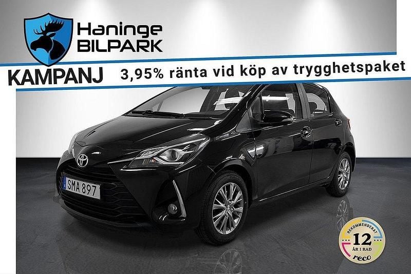 Svart Begagnad 2018 Toyota Yaris Halvkombi | 149 900 kr (Marknadspris) - Bild 1/2