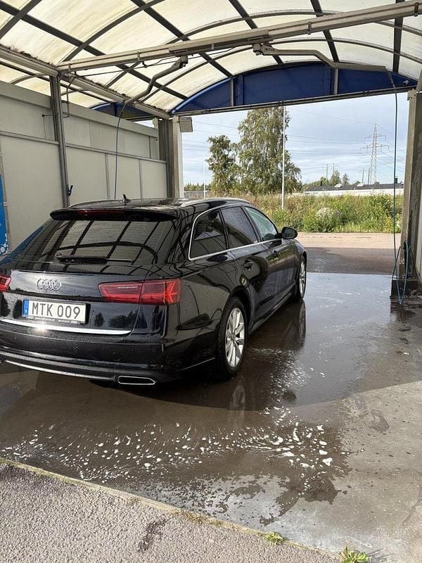Svart Begagnad 2016 Audi A6 Sport Kombi | 149 000 kr (Marknadspris) - Bild 1/4