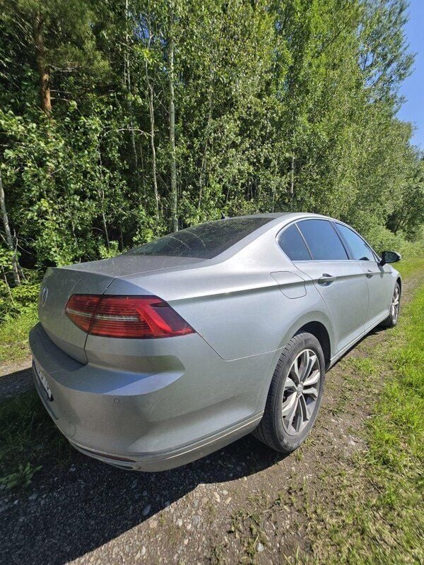 Silver Begagnad 2019 VW Passat Sedan | 175 000 kr (Bra pris) - Bild 1/4