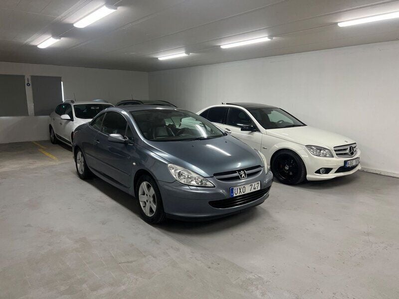 Mörkgrå Begagnad 2004 Peugeot 307 CC Cab | 37 900 kr (Marknadspris) - Bild 1/4