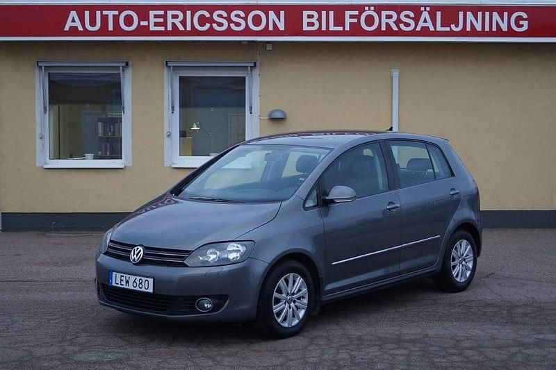 Grå Begagnad 2010 VW Golf VI Halvkombi | 64 900 kr (Marknadspris) - Bild 1/4