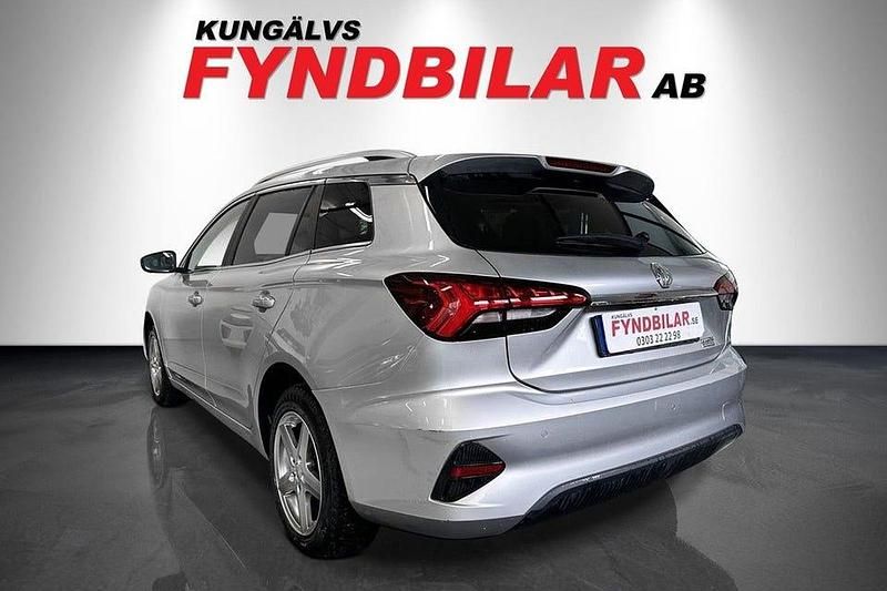 Begagnad MG MG5 EV Luxury 132 kW (180 HK) 2022 Grå Kombi