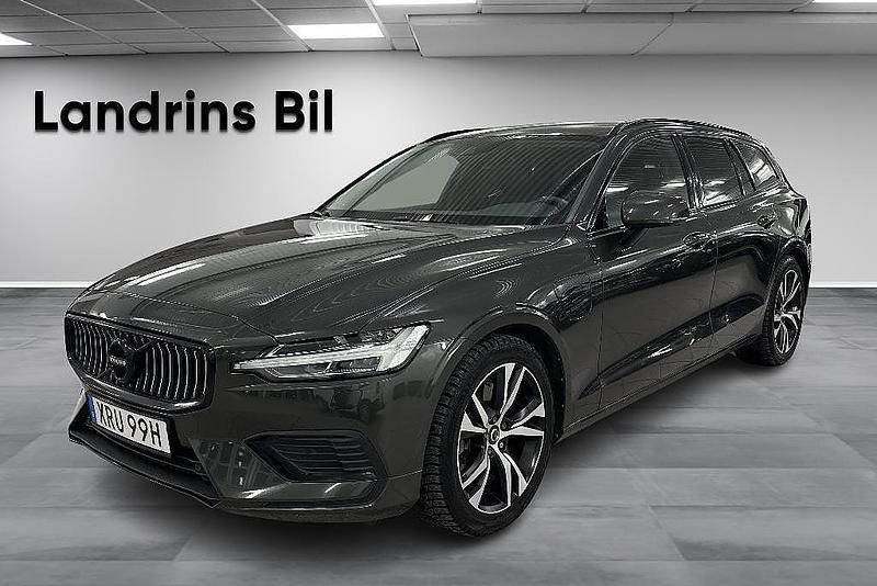 Mörkgrå Begagnad 2021 Volvo V60 Inscription Kombi | 369 900 kr (Marknadspris) - Bild 1/4