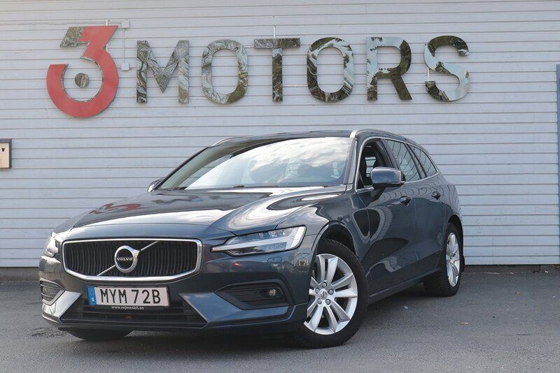 Mörkblå Begagnad 2019 Volvo V60 Kombi | 252 900 kr (Marknadspris) - Bild 1/4