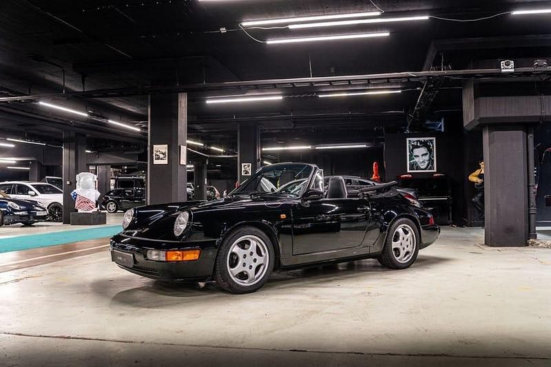Begagnad Porsche 911 Carrera 250 HK (183 kW) 1991 Svart Cab