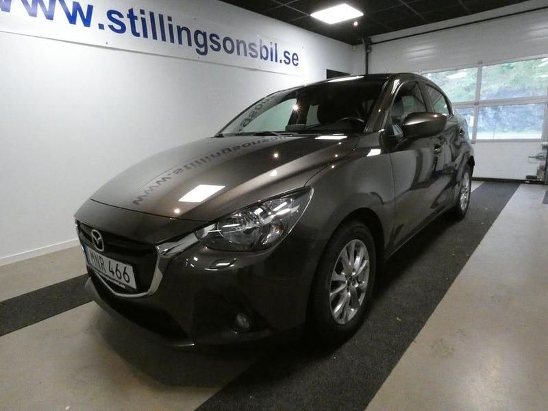 Brun Begagnad 2015 Mazda 2 Halvkombi | 119 000 kr (Lite dyr) - Bild 1/4