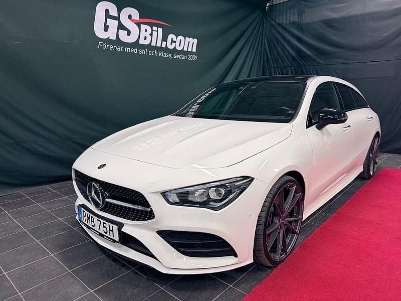 Vit Begagnad 2019 Mercedes CLA220 AMG Sedan | 319 900 kr (Marknadspris) - Bild 1/4