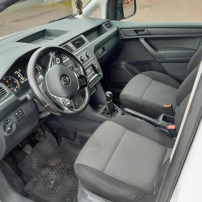 Vit Begagnad 2016 VW Caddy Maxi Minibuss | 89 000 kr (Superpris) - Bild 1/4