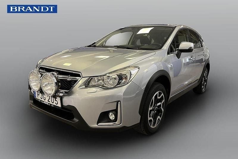 Silver Begagnad 2017 Subaru XV SUV | 149 900 kr (Marknadspris) - Bild 1/4