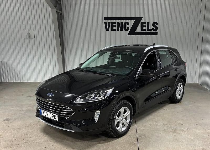 Svart Begagnad 2021 Ford Kuga SUV | 233 000 kr (Marknadspris) - Bild 1/4