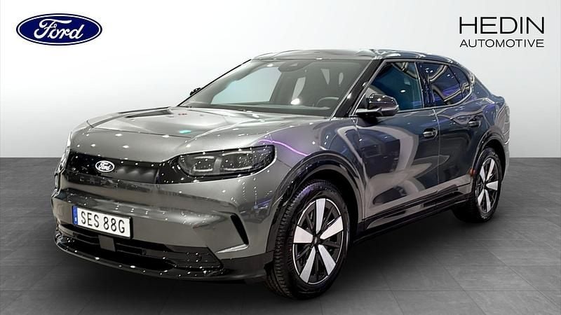 Grå (grey) Ny 2025 Ford Capri SUV | 579 000 kr (Marknadspris) - Bild 1/4