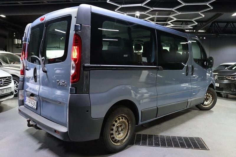 Begagnad Renault Trafic 114 HK (83 kW) 2008 Blå Minibuss