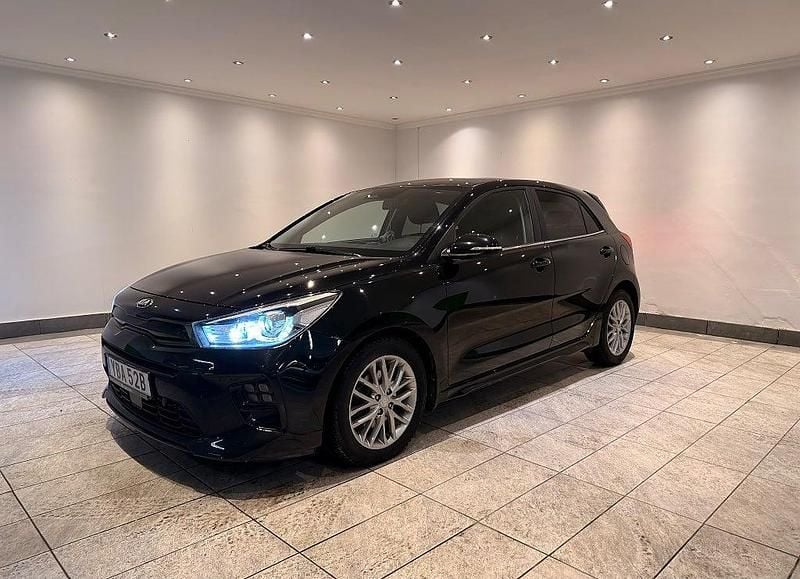 Begagnad Kia Rio GT-Line 120 HK (88 kW) 2020 Svart Halvkombi