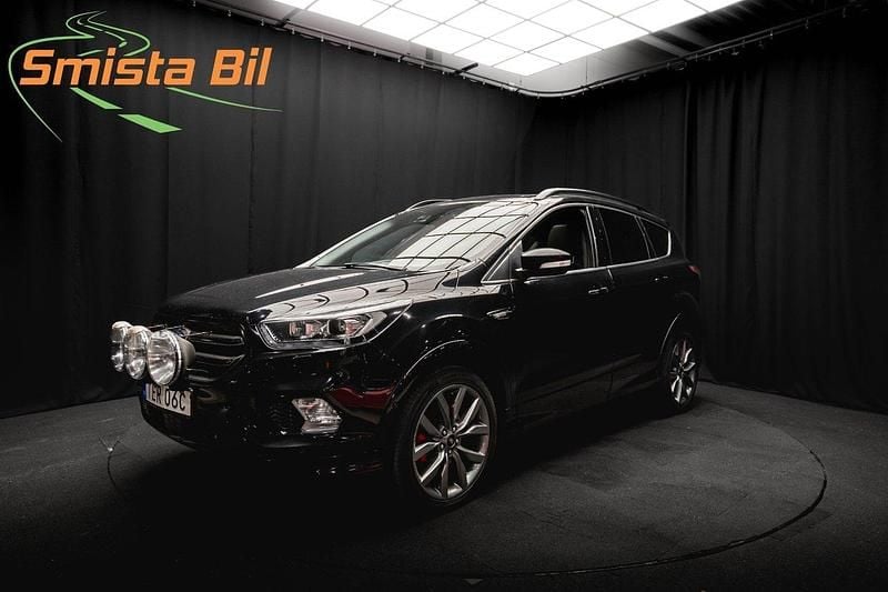 Svart Begagnad 2019 Ford Kuga ST-Line SUV | 249 400 kr (Marknadspris) - Bild 1/3