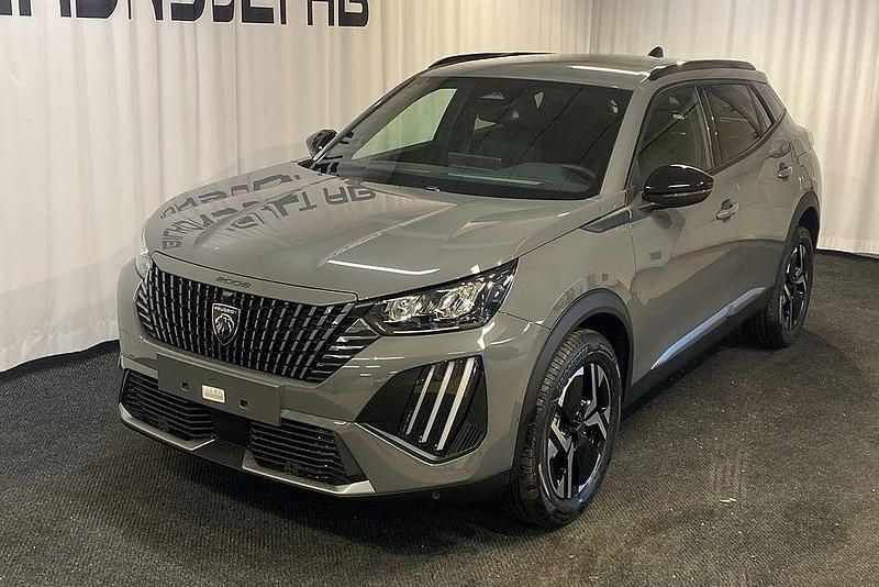 Grå selenium Ny 2025 Peugeot 2008 Allure SUV | 325 800 kr (Lite dyr) - Bild 1/4