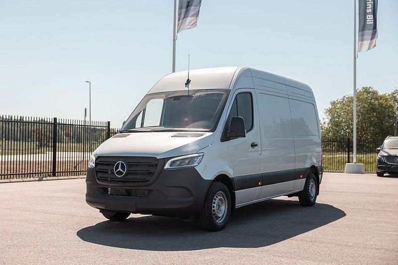 Silver Ny 2025 Mercedes E-Sprinter Van | 711 250 kr - Bild 1/4