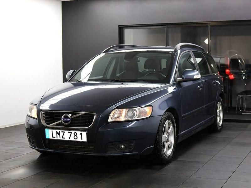 Begagnad Volvo V50 Momentum 117 HK (86 kW) 2011 Blå Kombi
