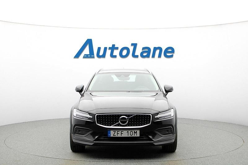 Begagnad Volvo V60 CC 197 HK (144 kW) 2021 Svart Kombi