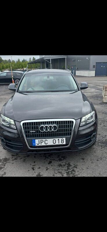 Grå Begagnad 2009 Audi Q5 Design SUV | 109 000 kr (Marknadspris) - Bild 1/4