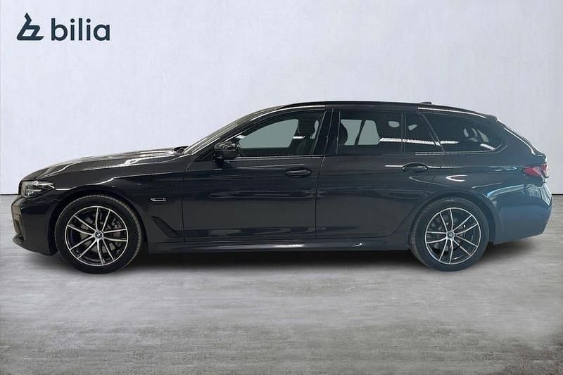 Begagnad BMW 530 M Sport 292 HK (214 kW) 2023 Sophisto grey metallic Kombi