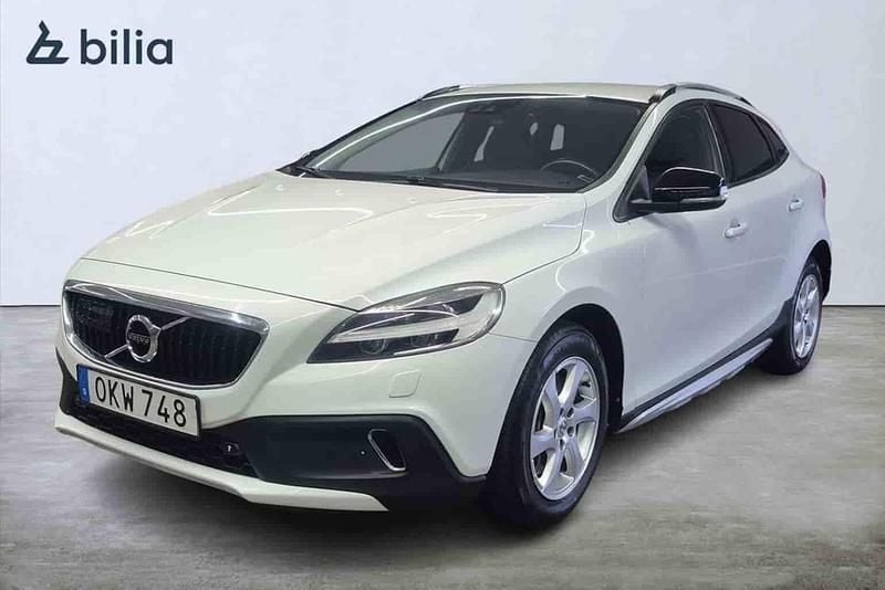 Vit Begagnad 2016 Volvo V40 CC Business Edition Kombi | 179 900 kr (Marknadspris) - Bild 1/1