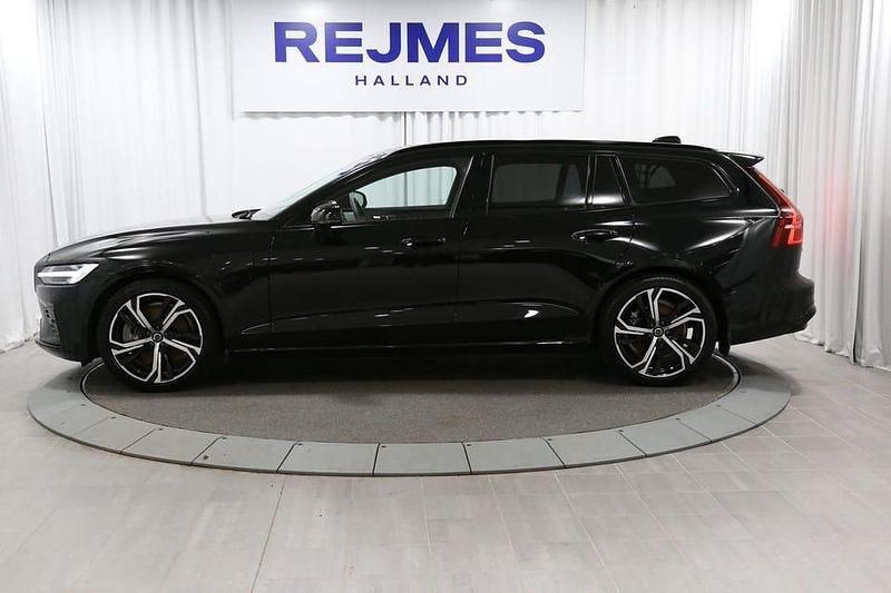 Begagnad Volvo V60 Ultra 355 HK (261 kW) 2025 Svart Kombi