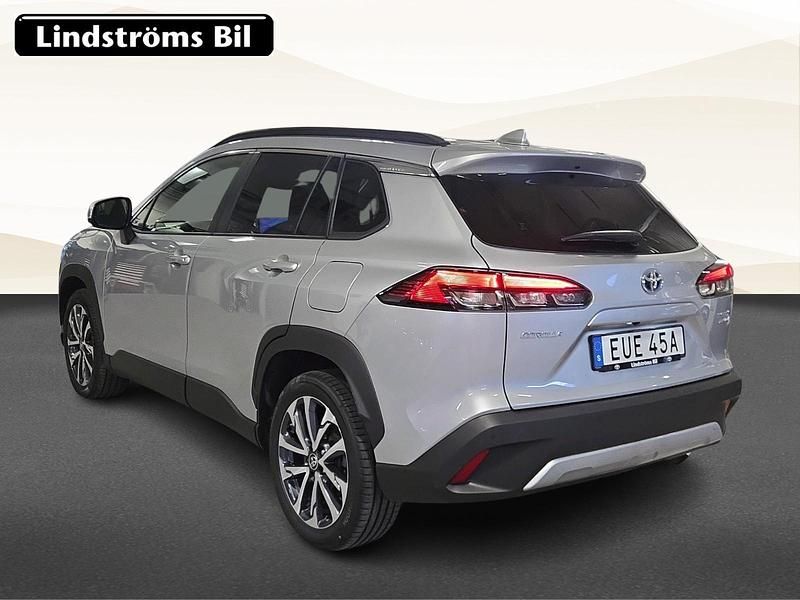 Begagnad Toyota Corolla Cross 2023 Silver SUV