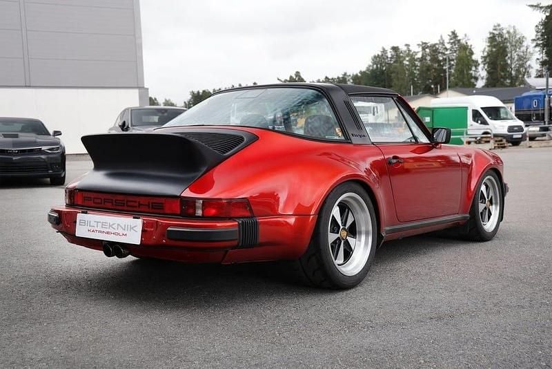 Begagnad Porsche 911 125 HK (91 kW) 1971 Röd