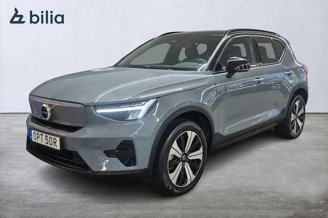 Grå Begagnad 2022 Volvo XC40 Core SUV | 369 900 kr - Bild 1/3
