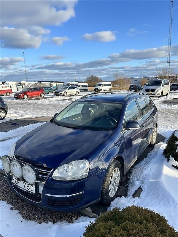 Begagnad VW Golf VI 105 HK (77 kW) 2009 Halvkombi