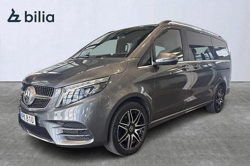 Grå Begagnad 2022 Mercedes V300 Avantgarde Minibuss | 699 000 kr (Marknadspris) - Bild 1/4