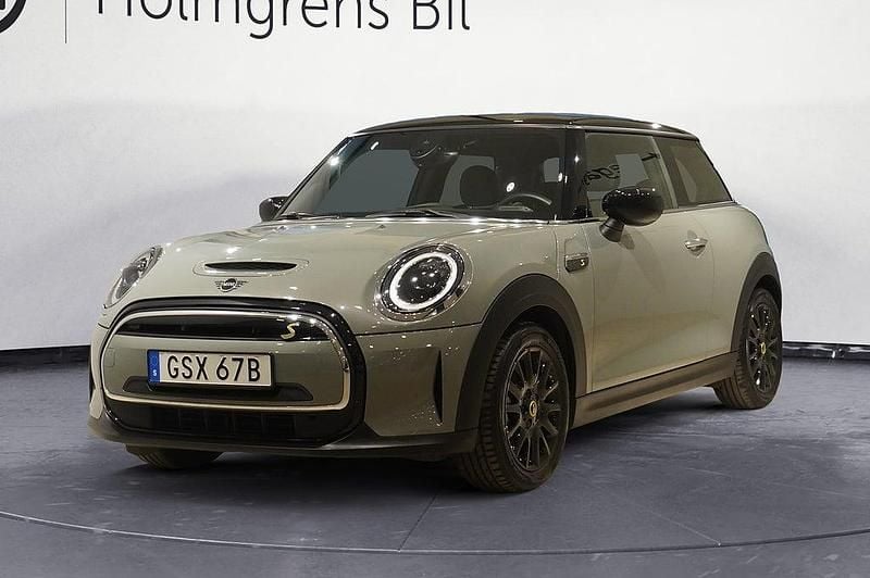 Begagnad Mini Cooper Essential 22 kW (30 HK) 2022 Grå Halvkombi