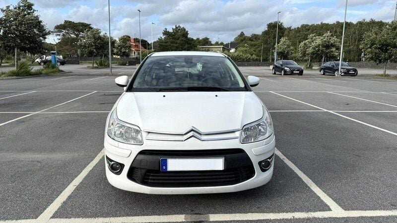 Vit Begagnad 2009 Citroën C4 Halvkombi | 10 000 kr - Bild 1/4