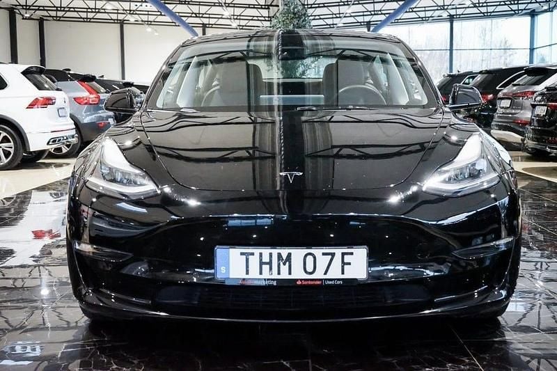 Begagnad Tesla Model 3 Long Range AWD 366 kW (498 HK) 2022 Svart Sedan