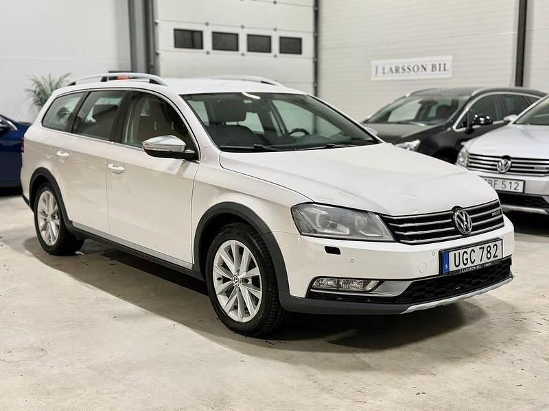 Begagnad VW Passat Alltrack 177 HK (130 kW) 2014 Vit Kombi