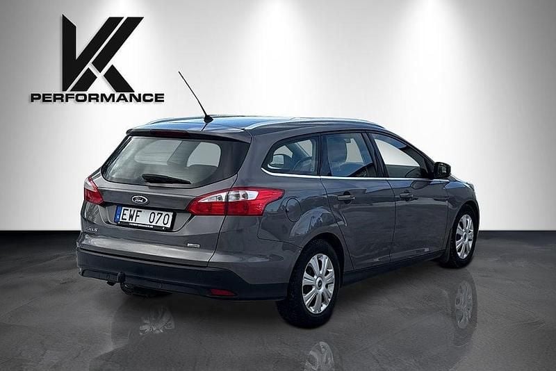 Begagnad Ford Focus Titanium 95 HK (69 kW) 2012 Brun Kombi