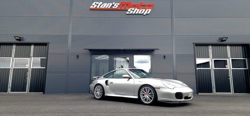 Flerfärgad Begagnad 2006 Porsche 996 Turbo | 549 900 kr - Bild 1/4