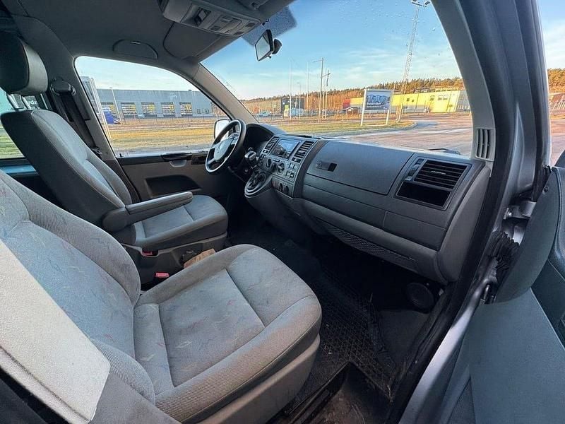 Begagnad VW Multivan 131 HK (96 kW) 2008 Silver Van