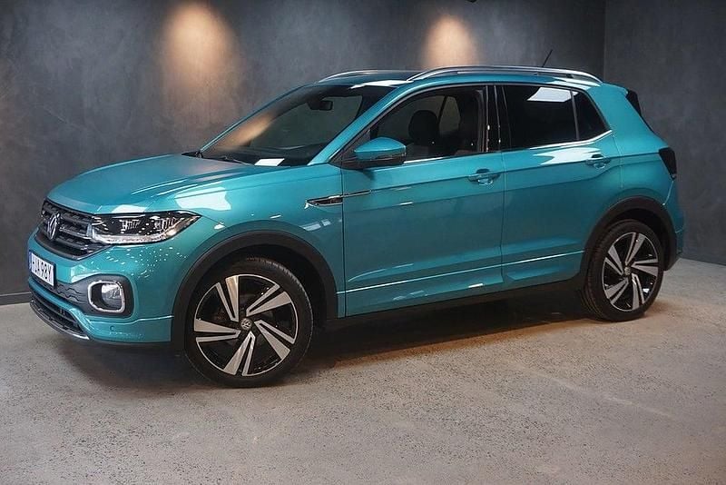 Grön metallic Begagnad 2019 VW T-Cross R-line SUV | 219 900 kr (Marknadspris) - Bild 1/4