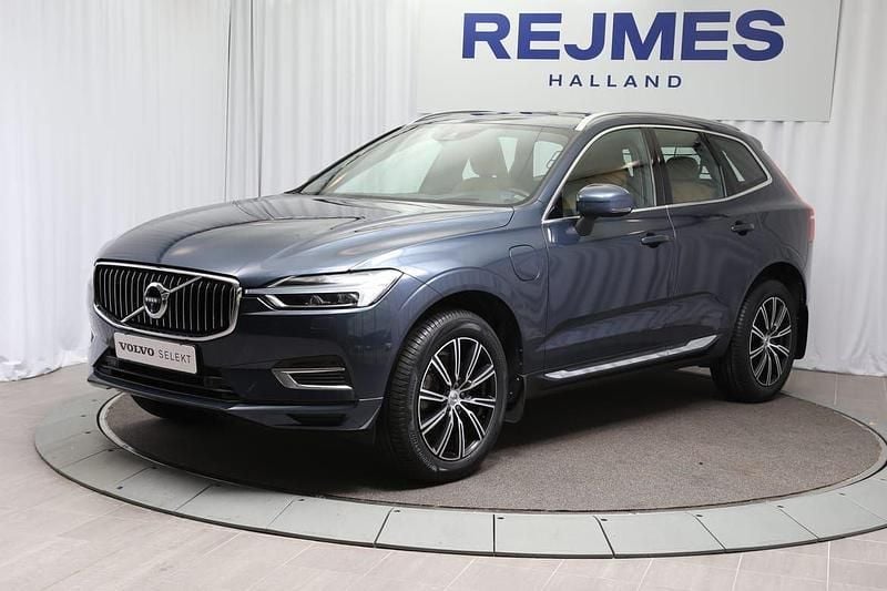 Mörkblå (blå) Begagnad 2020 Volvo XC60 Inscription SUV | 419 500 kr (Bra pris) - Bild 1/4