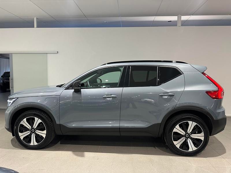 Begagnad Volvo XC40 Plus 261 HK (191 kW) 2022 Grå SUV