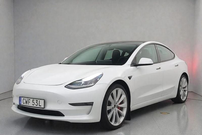 Begagnad Tesla Model 3 Performance 377 kW (513 HK) 2019 Pearl white multicoat Sedan