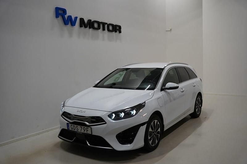Begagnad Kia Ceed Sportswagon Advance 141 HK (103 kW) 2021 Vit Kombi