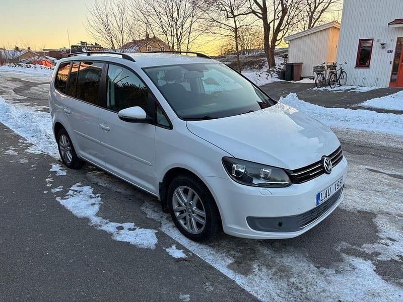 Begagnad VW Touran 150 HK (110 kW) 2010 Minibuss